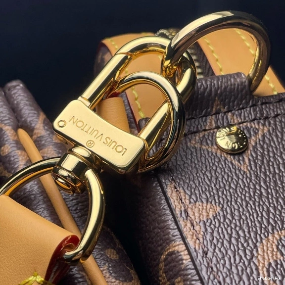 LOUIS VUITTON MESSENGER TRIO 0726